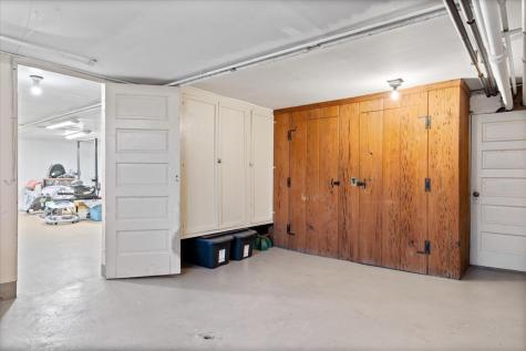 9814 South Hoyne Avenue Chicago IL 60643