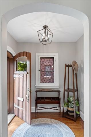 9814 South Hoyne Avenue Chicago IL 60643
