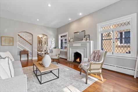 9814 South Hoyne Avenue Chicago IL 60643