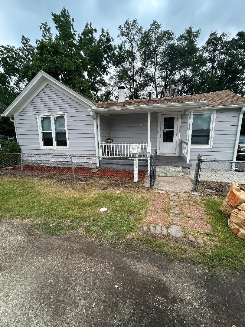 572 Middle Avenue Aurora IL 60506