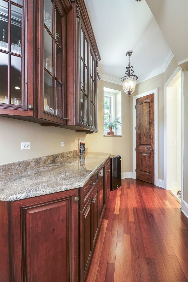 616 Driftwood Court Naperville IL 60540