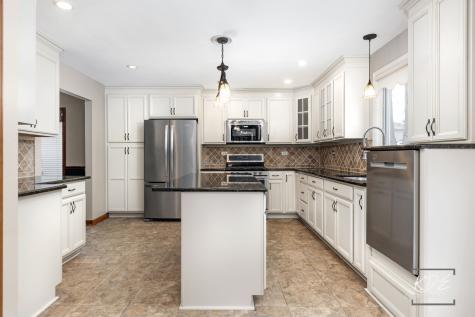 515 Cimarron Drive W Aurora IL 60504