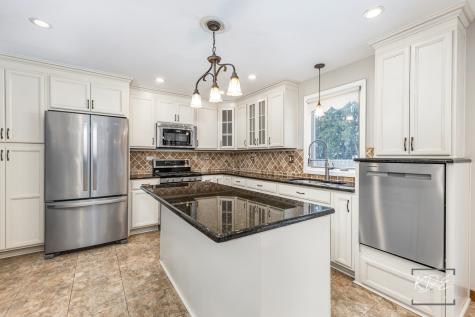 515 Cimarron Drive W Aurora IL 60504