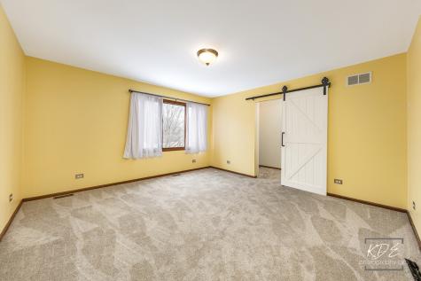 515 Cimarron Drive W Aurora IL 60504