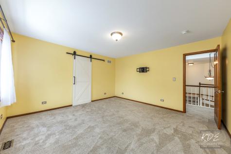 515 Cimarron Drive W Aurora IL 60504