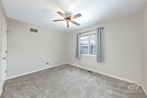 515 Cimarron Drive W Aurora IL 60504