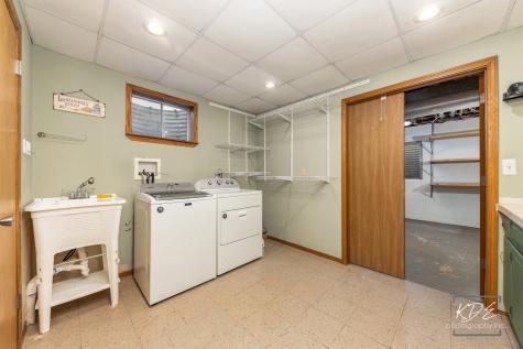 515 Cimarron Drive W Aurora IL 60504