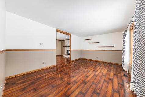 515 Cimarron Drive W Aurora IL 60504