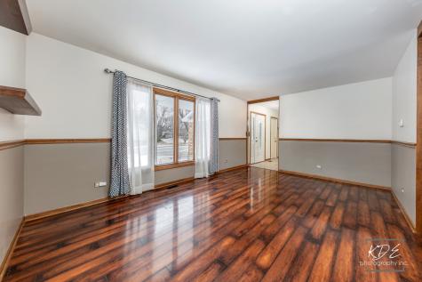 515 Cimarron Drive W Aurora IL 60504