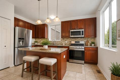 2050 Colchester Avenue Hoffman Estates IL 60192