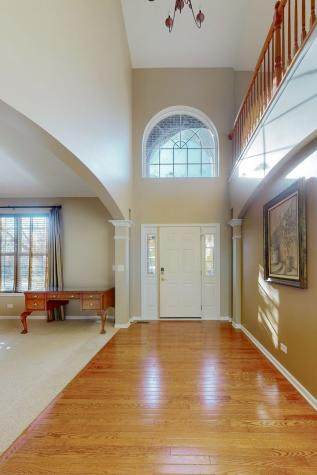 5670 Brentwood Drive Hoffman Estates IL 60192