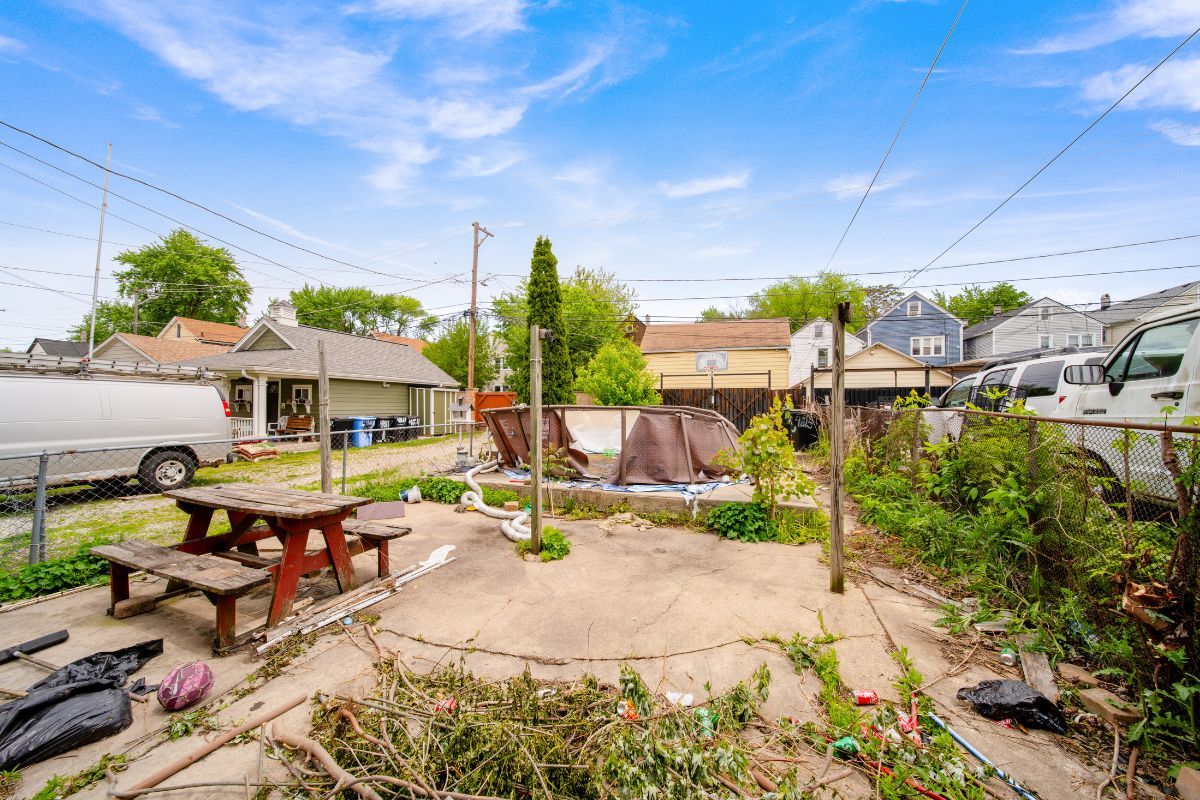 4815 South Bishop Street Chicago IL 60638