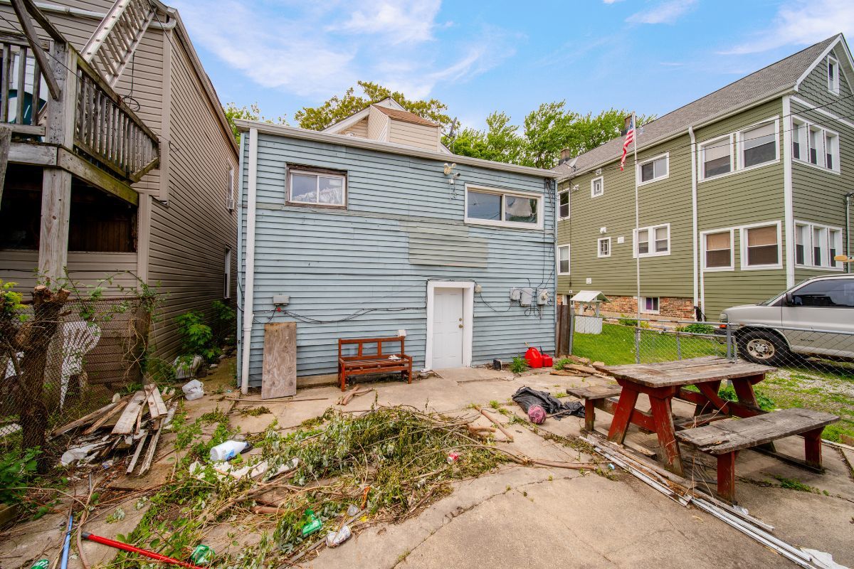 4815 South Bishop Street Chicago IL 60638