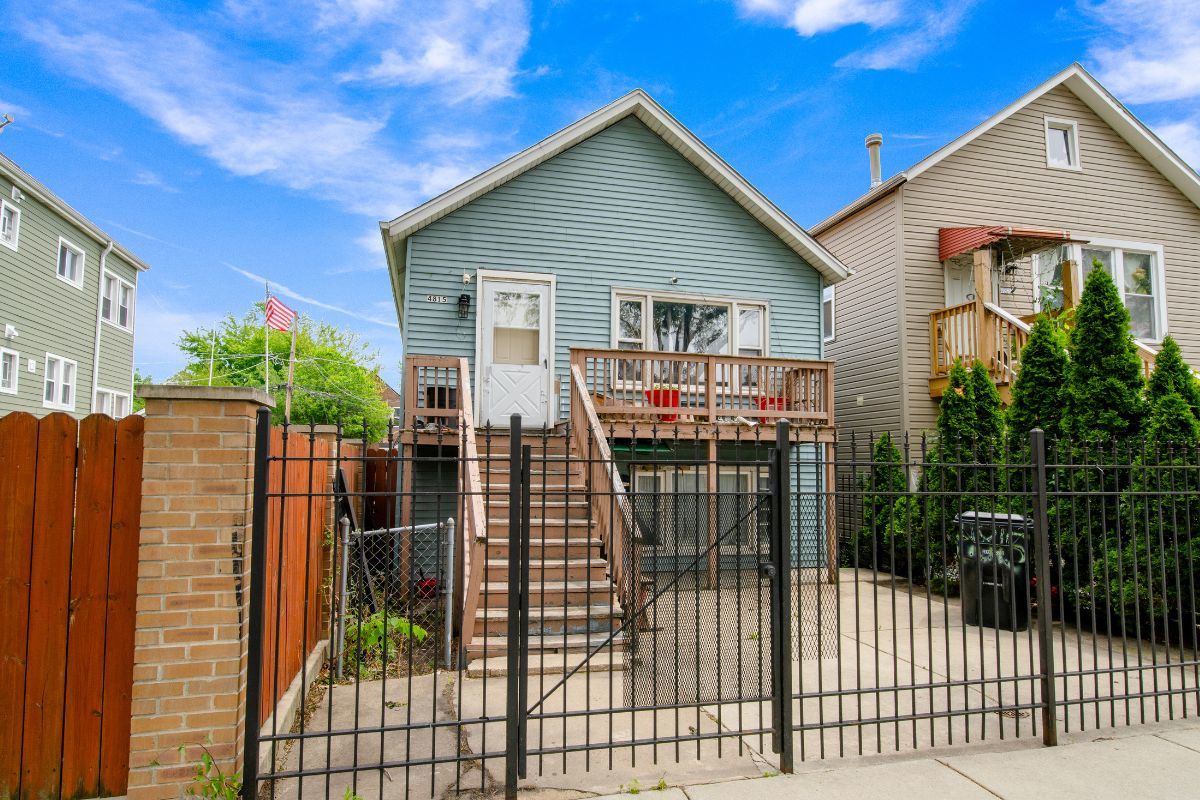 4815 South Bishop Street Chicago IL 60638