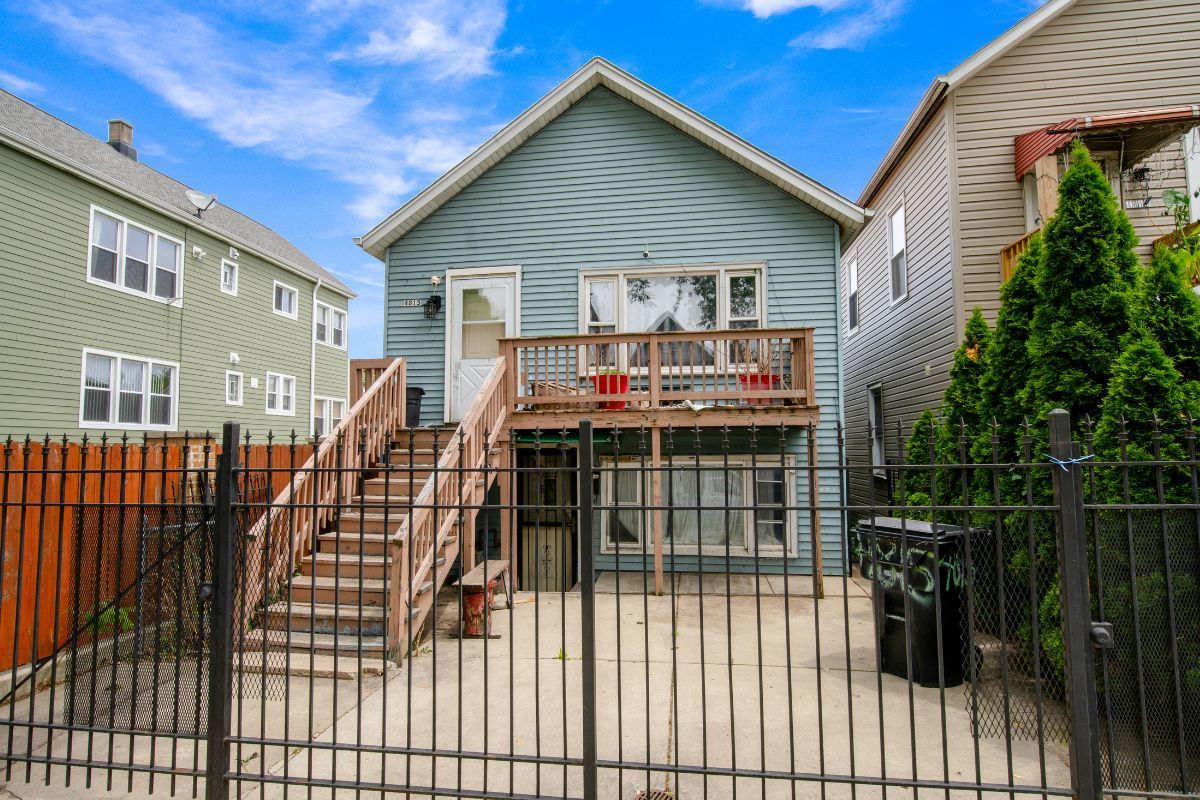 4815 South Bishop Street Chicago IL 60638