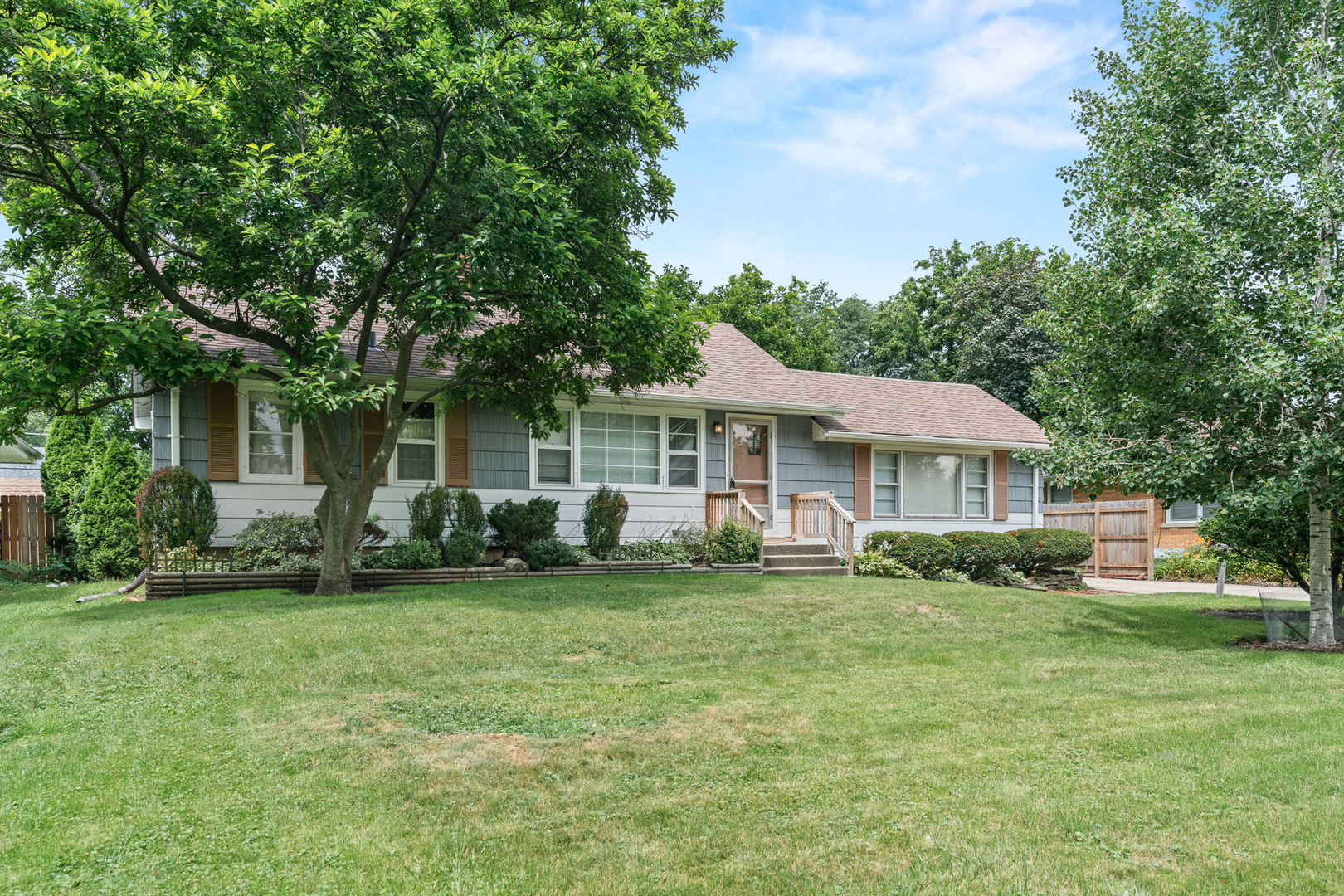 216 South Michigan Avenue Addison IL 60101