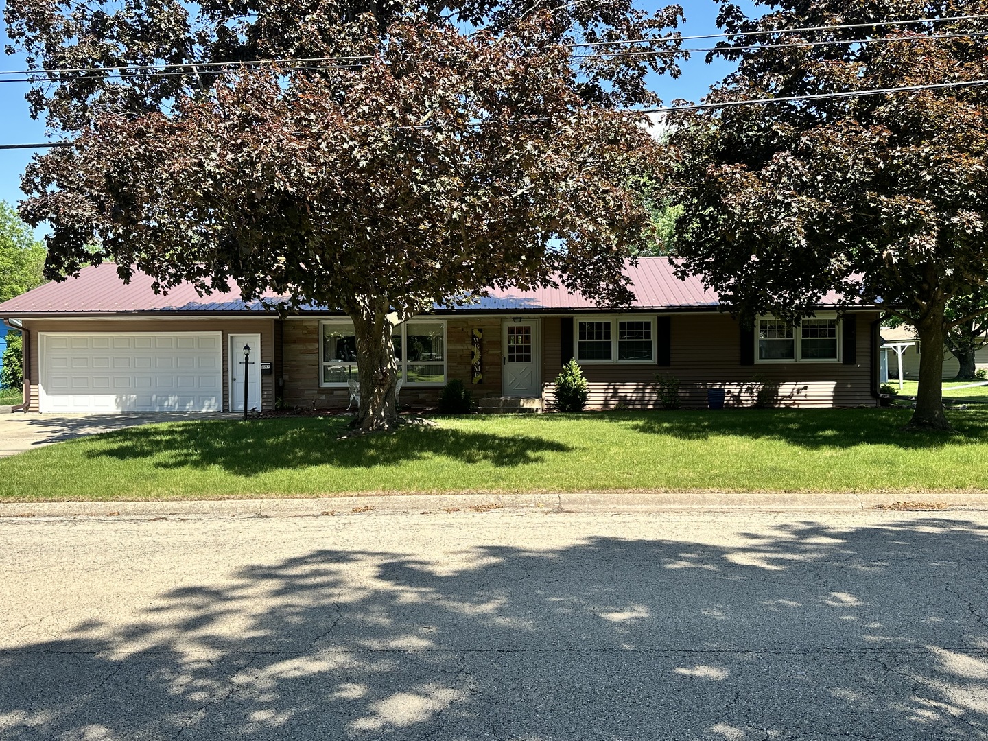 802 Glenwood Drive Morrison IL 61270