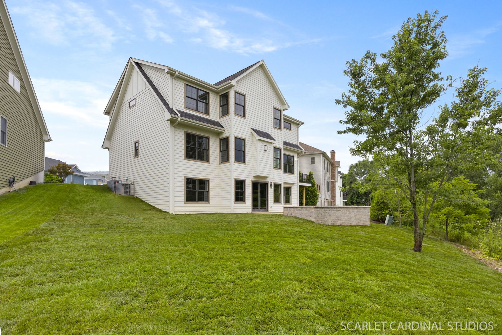 831 Avon Court Glen Ellyn IL 60137