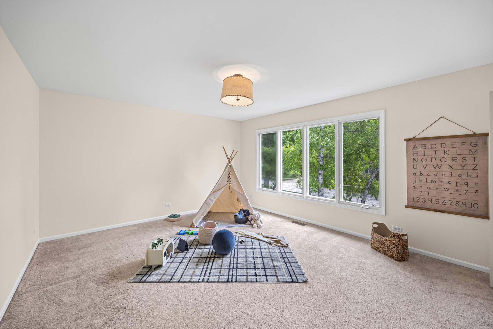 211 Millcreek Lane Naperville IL 60540