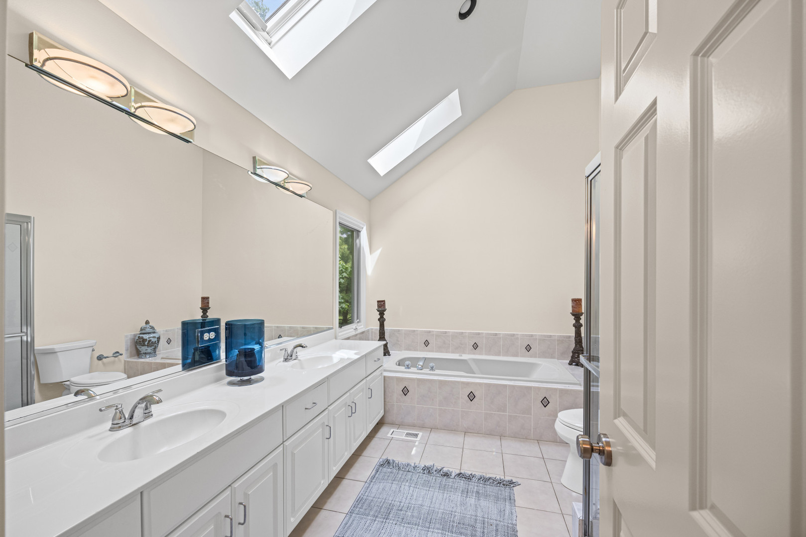 211 Millcreek Lane Naperville IL 60540
