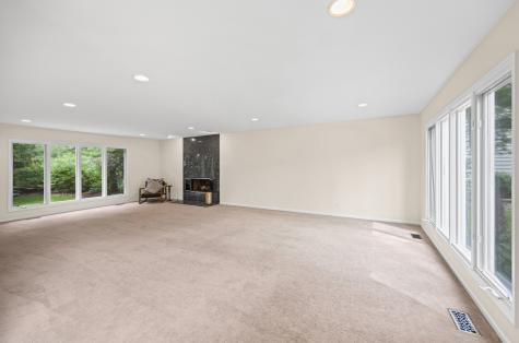211 Millcreek Lane Naperville IL 60540
