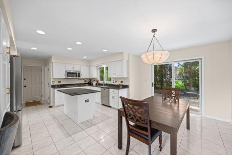 211 Millcreek Lane Naperville IL 60540