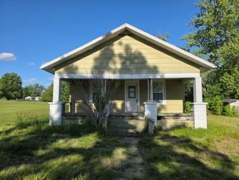 905 Mcclintock Avenue Johnston City IL 62951