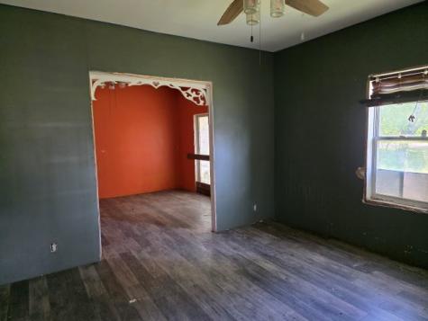 905 Mcclintock Avenue Johnston City IL 62951