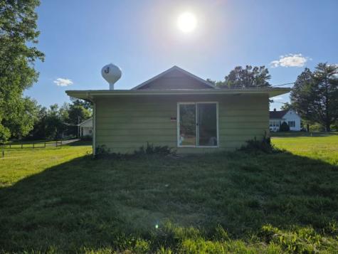 905 Mcclintock Avenue Johnston City IL 62951