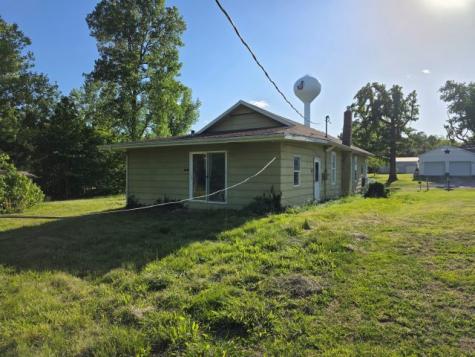 905 Mcclintock Avenue Johnston City IL 62951