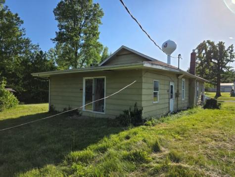 905 Mcclintock Avenue Johnston City IL 62951