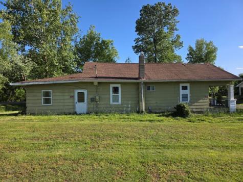 905 Mcclintock Avenue Johnston City IL 62951