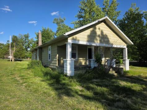 905 Mcclintock Avenue Johnston City IL 62951