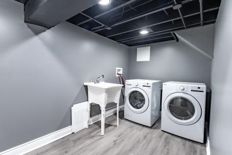 547 East 148th Place Harvey IL 60426