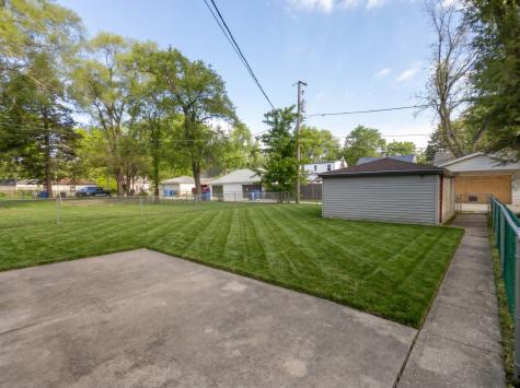 547 East 148th Place Harvey IL 60426