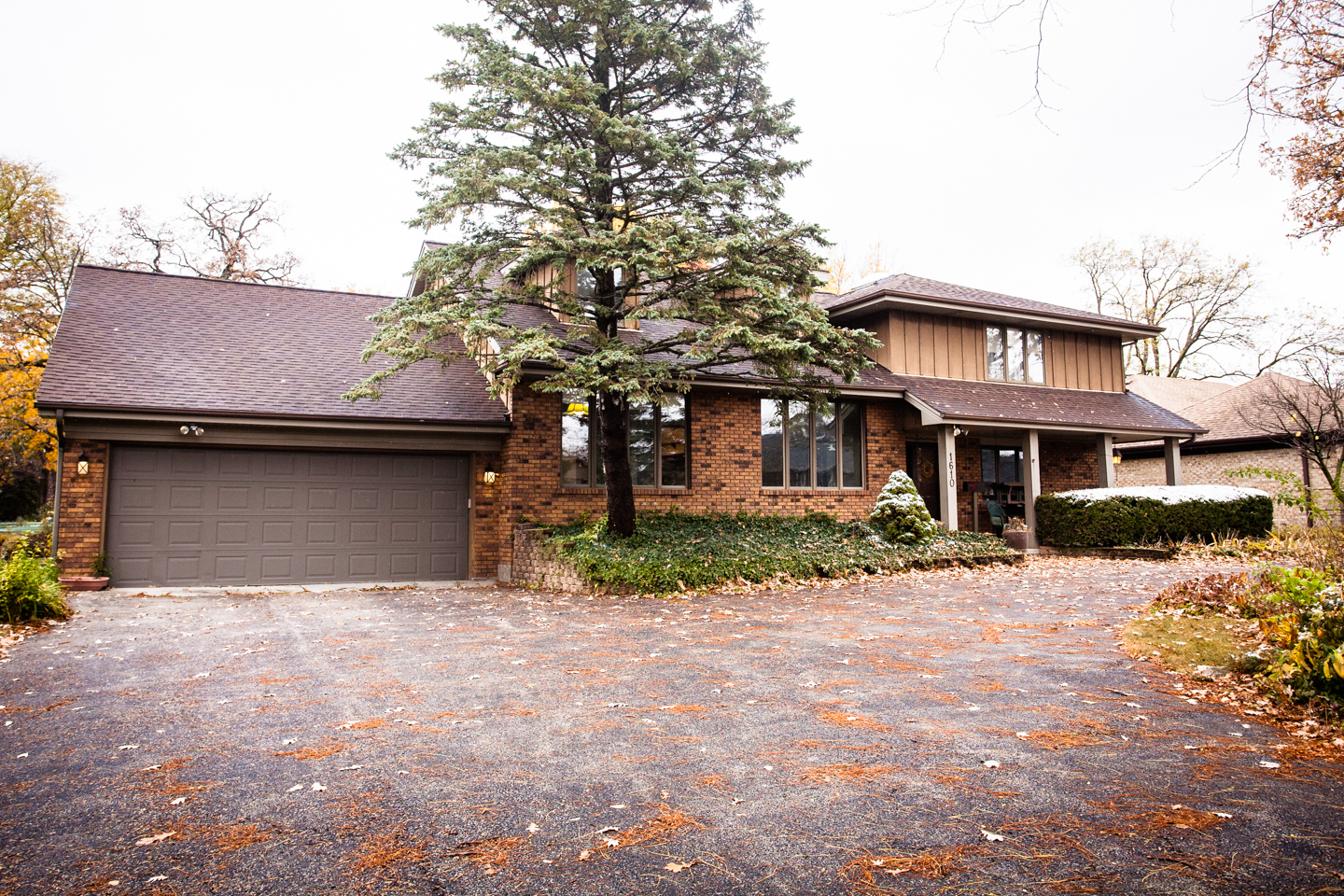 1610 Old Oak Place Darien IL 60561