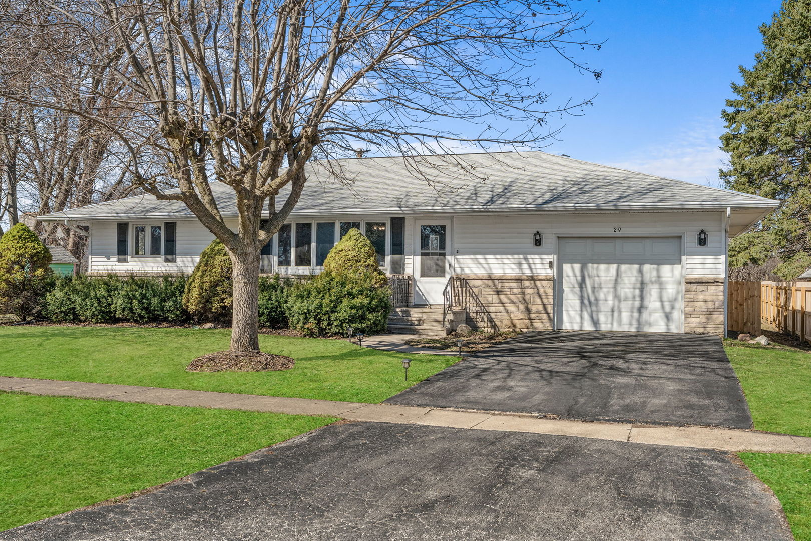 29 West Oak Street Piper City IL 60959