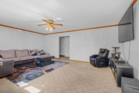 29 West Oak Street Piper City IL 60959