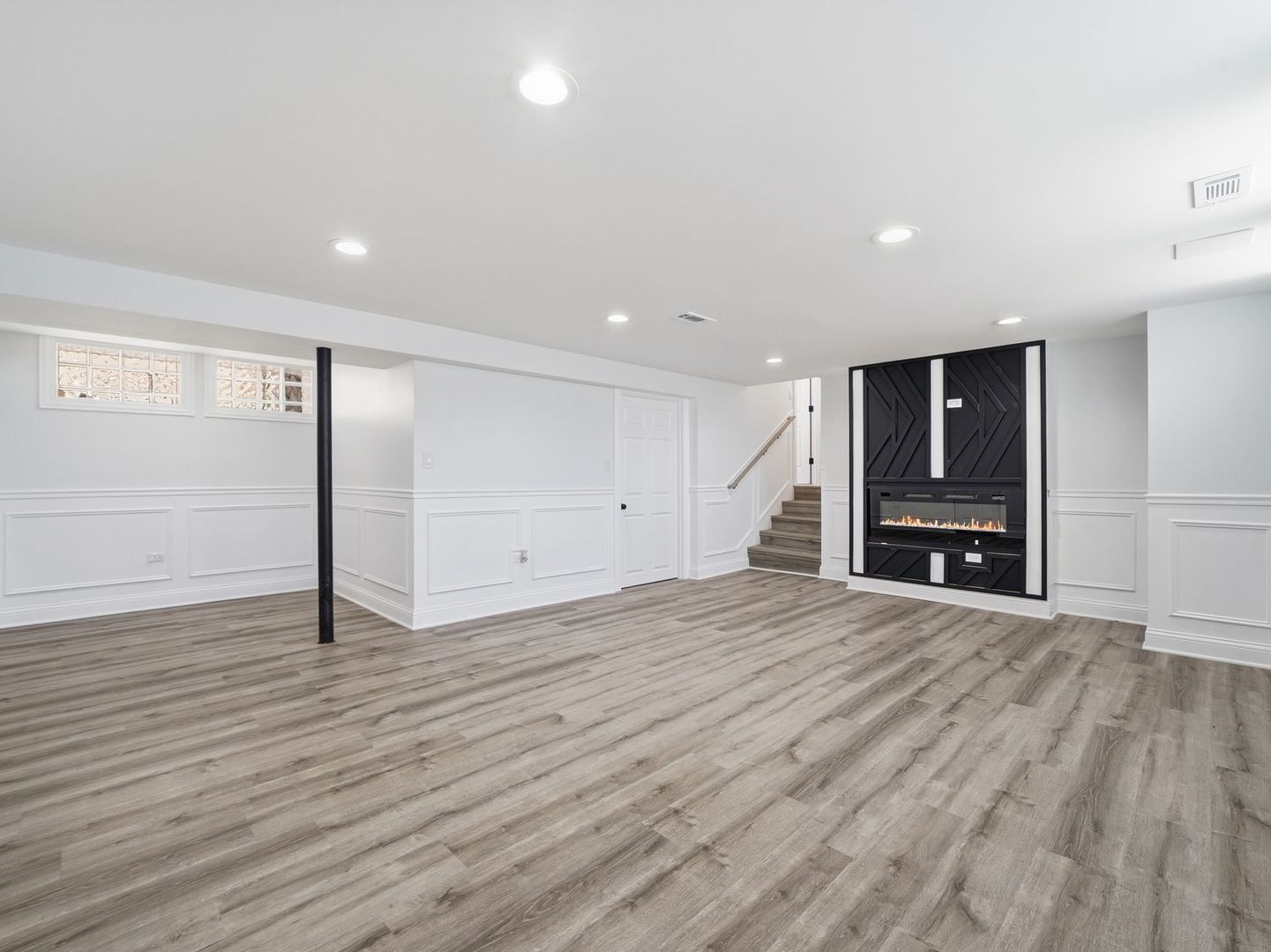 8359 South State Street Chicago IL 60619