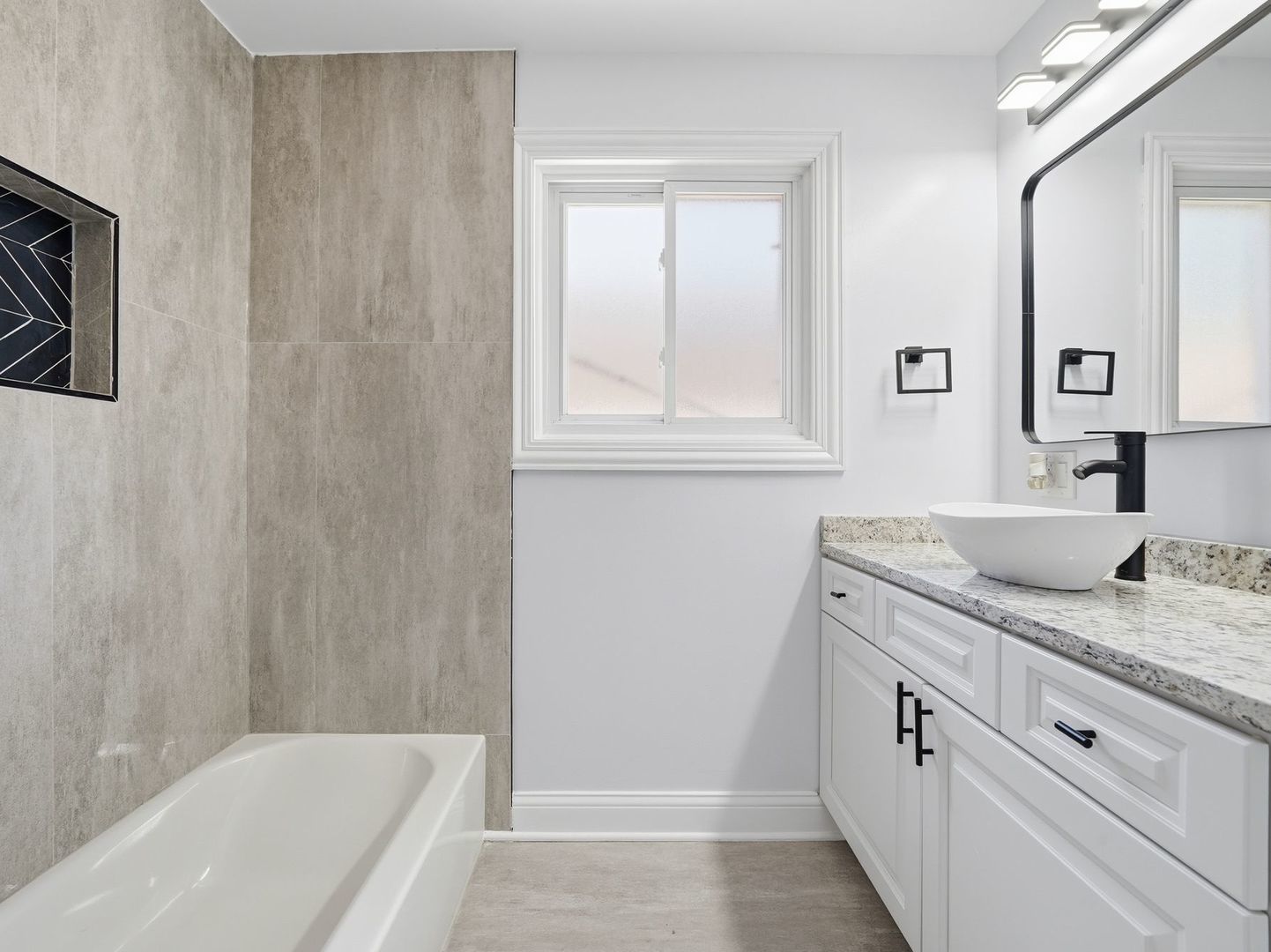8359 South State Street Chicago IL 60619