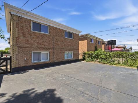 8359 South State Street Chicago IL 60619