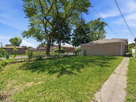 8359 South State Street Chicago IL 60619