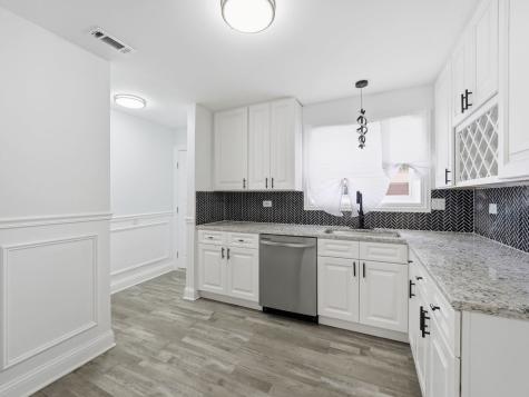 8359 South State Street Chicago IL 60619