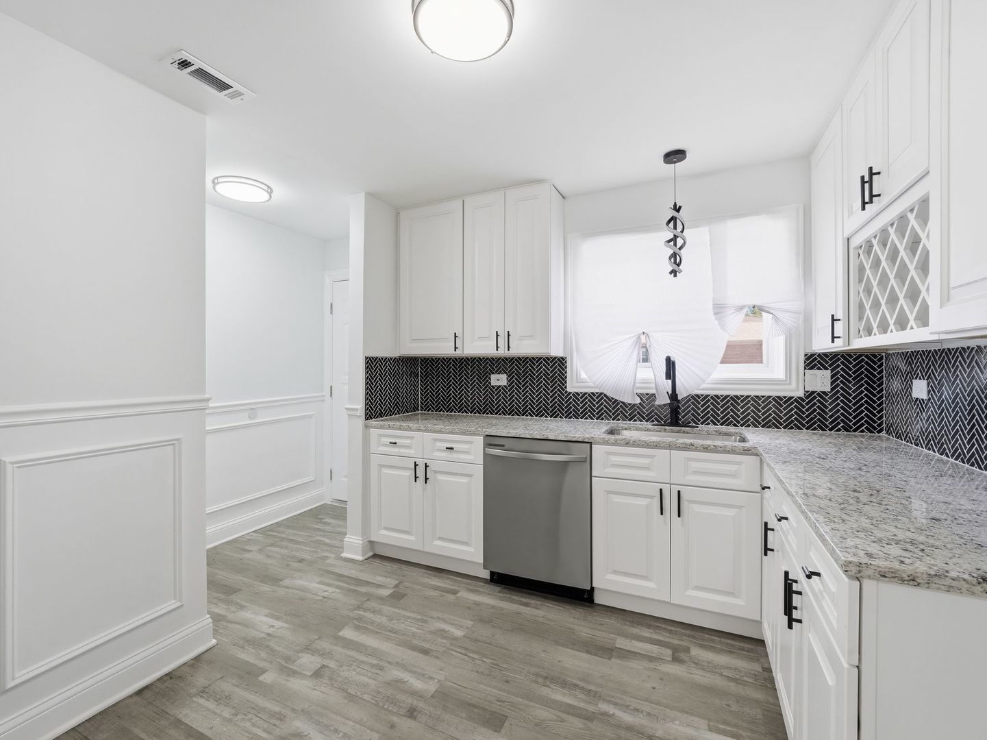 8359 South State Street Chicago IL 60619