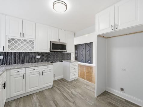 8359 South State Street Chicago IL 60619