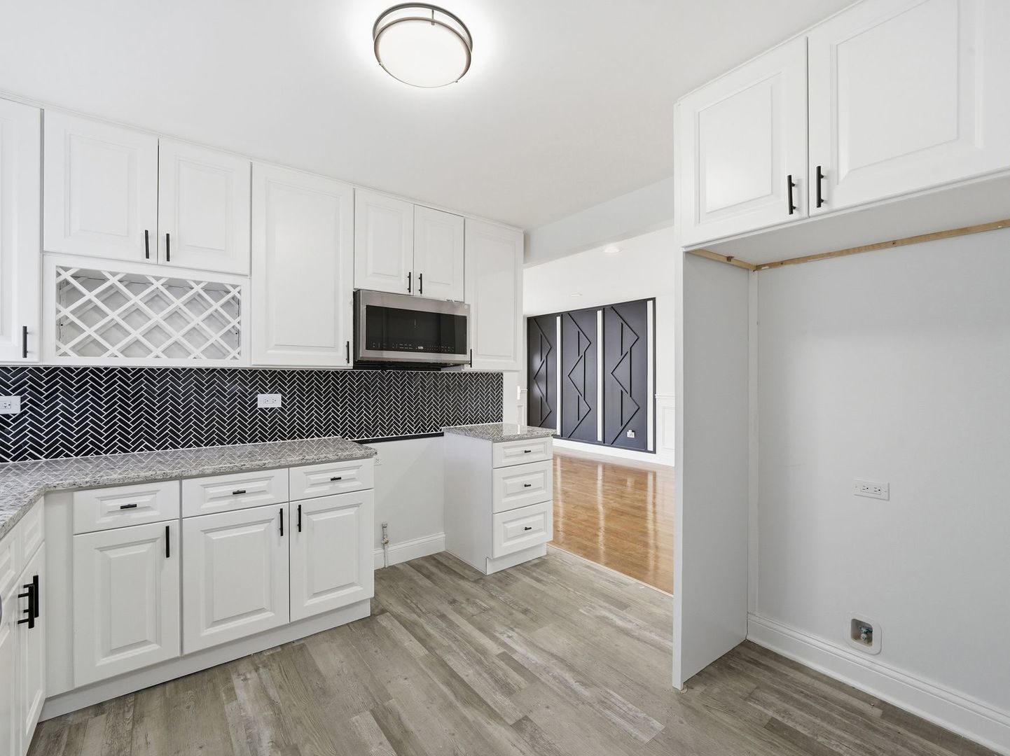 8359 South State Street Chicago IL 60619