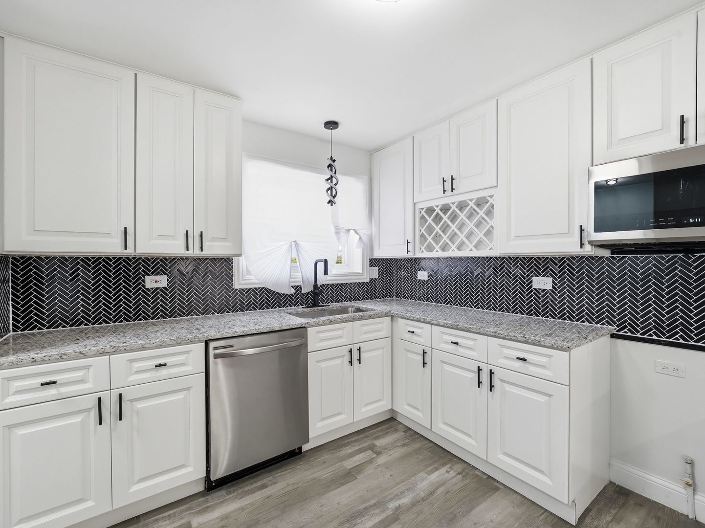 8359 South State Street Chicago IL 60619