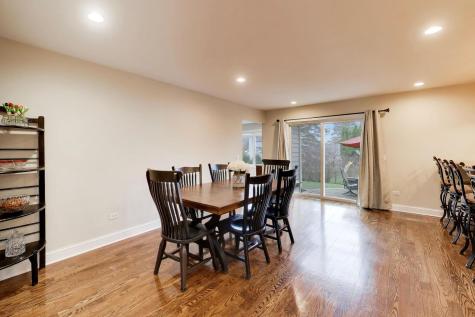 1604 Pleasant Court Libertyville IL 60048