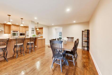 1604 Pleasant Court Libertyville IL 60048