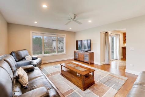 1604 Pleasant Court Libertyville IL 60048